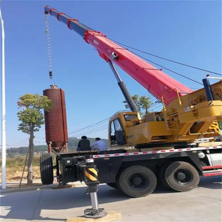 辛集专业吊车租赁多少钱